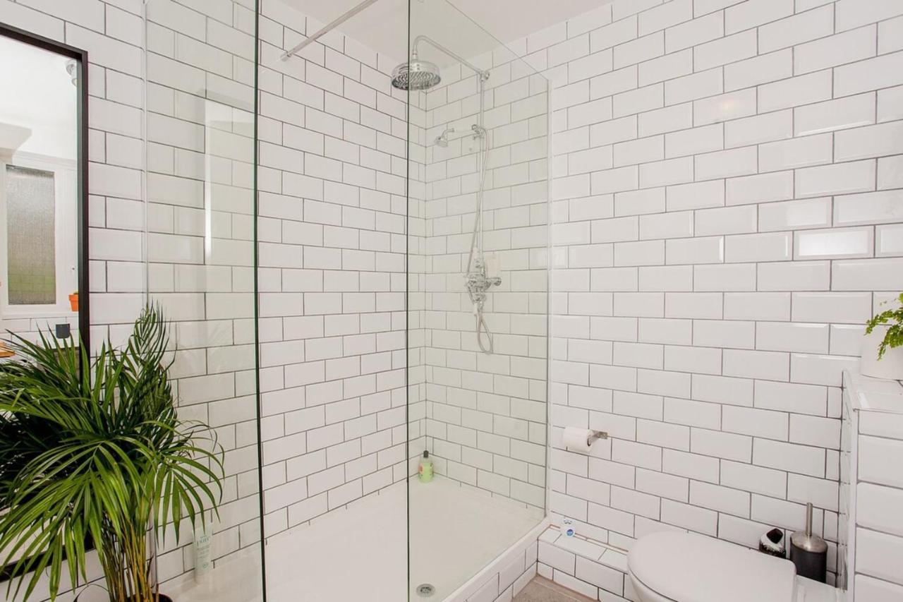 Modern Central 1Bd Flat In Clerkenwell - Sleeps 4! Londra Exterior foto